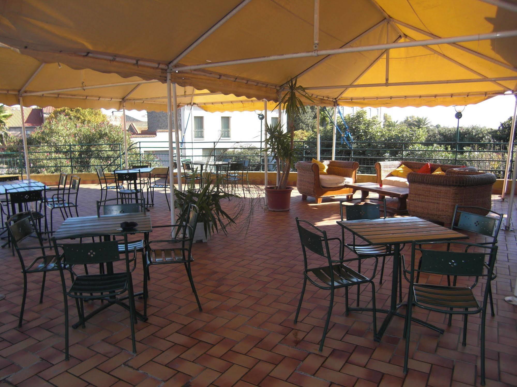 Hôtel Des Vignes Rivesaltes Exterior foto